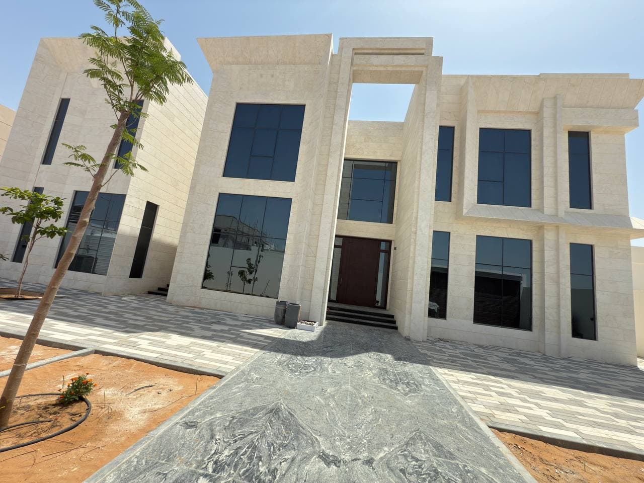 فيلا سكنية فاخرة — تشطيب كامل